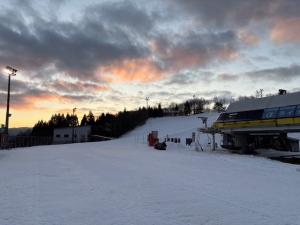 ダイナランドベース